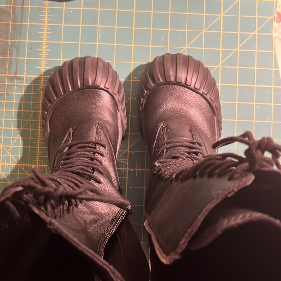 CHARLES AND KEITH MIDI LACE-UP BOOTS - Picture 5 of 6